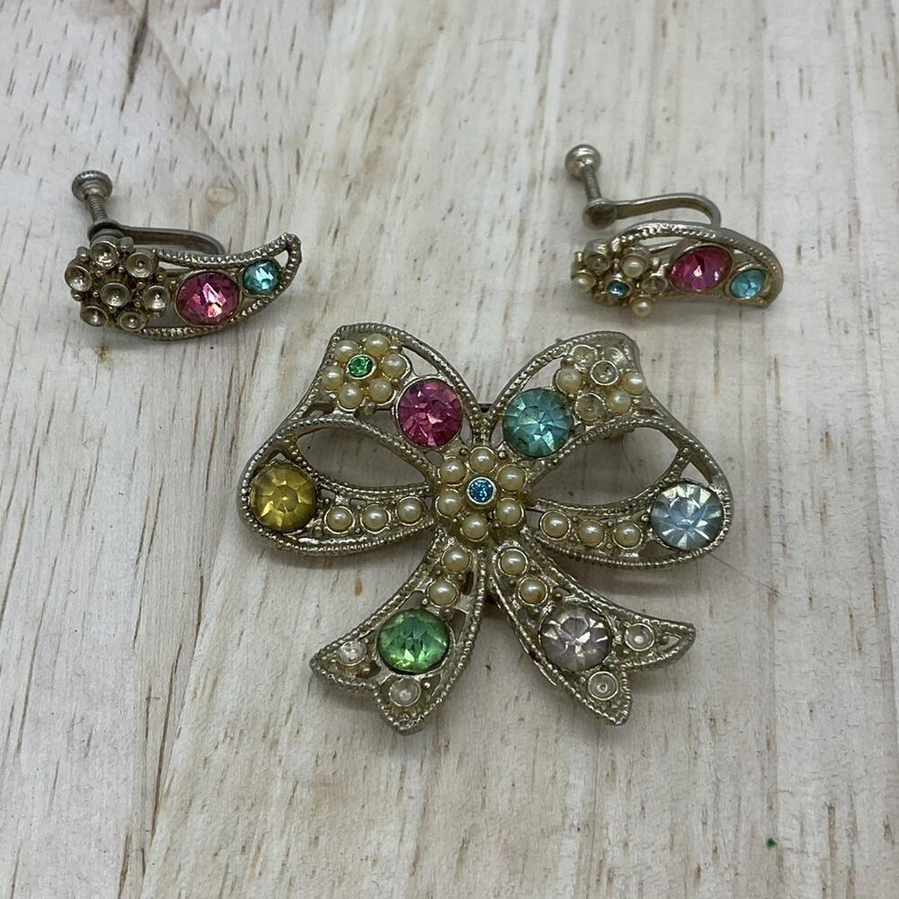 Vintage Bow Brooch Screw Back‎ Earrings Set Rhinestone Pearl Gold Tone Pastel